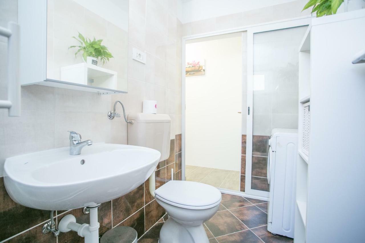 Modern Living In The Heart Of Trogir Apartman Kültér fotó